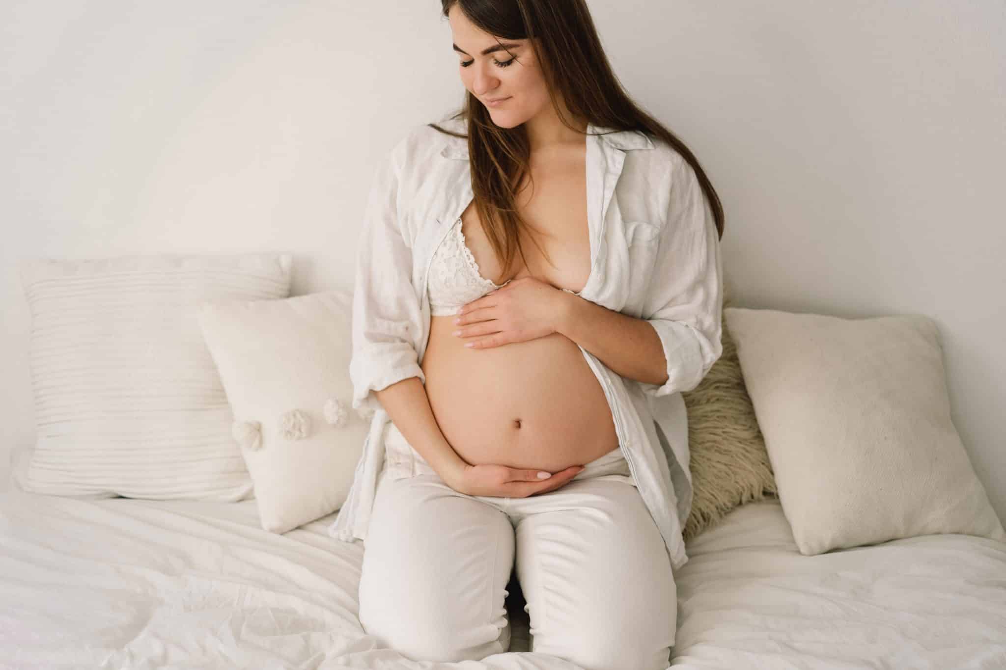 Femme enceinte et vergeture : pourquoi utiliser des soins naturels ?
